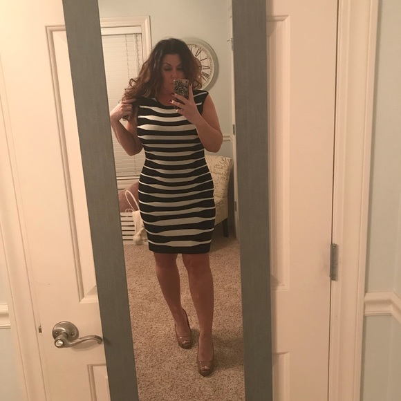 Calvin Klein Dress - gorgeous 💖💖 - Picture 1 of 5